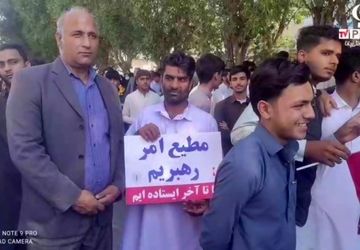 راهپیمایی مردم کنارک در اعتراض به اغتشاشات اخیر