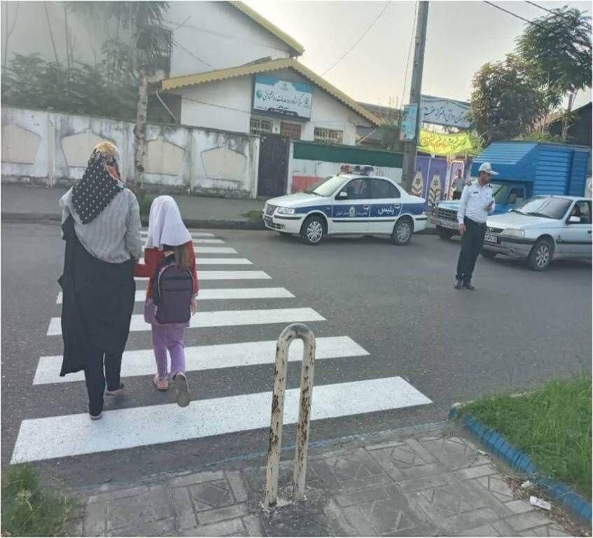  تعامل سازنده با نیروی انتظامی بستری مطمئن برای تردد دانش‌آموزان فراهم می‌ کند