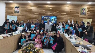 نشست خبری دانش آموزان خبرنگار پانا در اداره نوسازی مدارس استان اصفهان 