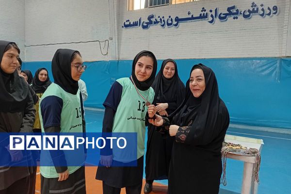 اختتامیه مسابقات والیبال دانش‌آموزان دختر مدارس شهرستان قرچک