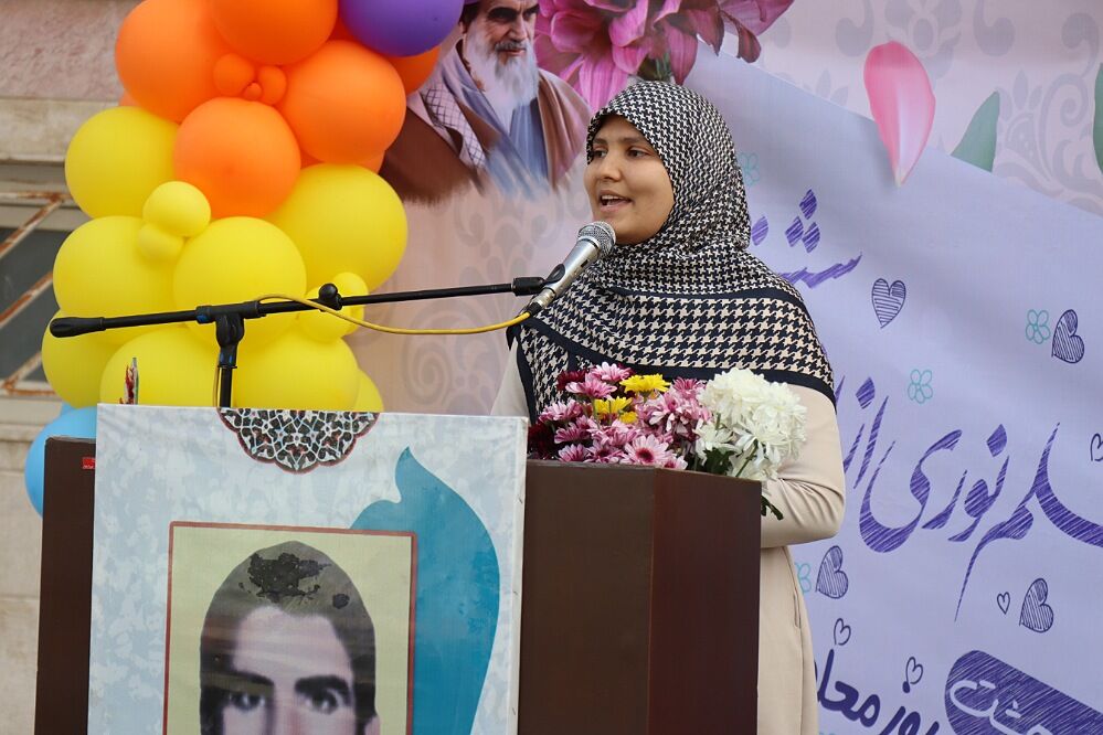 آیین گرامیداشت مقام معلم و به صدا درآوردن زنگ سپاس معلم در مدرسه شهید مرادی و شهید کلانتری پاکدشت