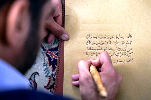 قرائت دعای‌ام داوود در حرم مطهر رضوی