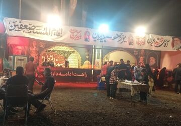  برپایی موکب پذیرایی سیدالشهدا(ع) در حاشیه جاده یزد _ تهران 