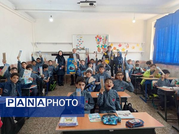 آموزش مصرف درست گاز همزمان با سرد شدن هوا در دبستان ملاصدرا در شهرستان قدس