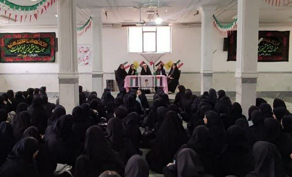 برپایی محفل شعر «دختران قدس» در دبیرستان سیداحمد فاتحی قم
