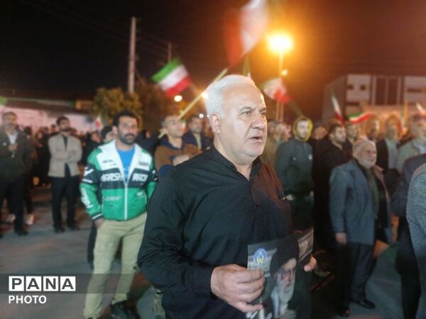 فرهنگیان و دانش آموزان گلستان همچنان پای میدان
