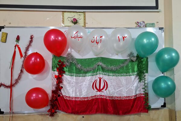 بزرگداشت سیزده آبان در کلاس‌های درس 