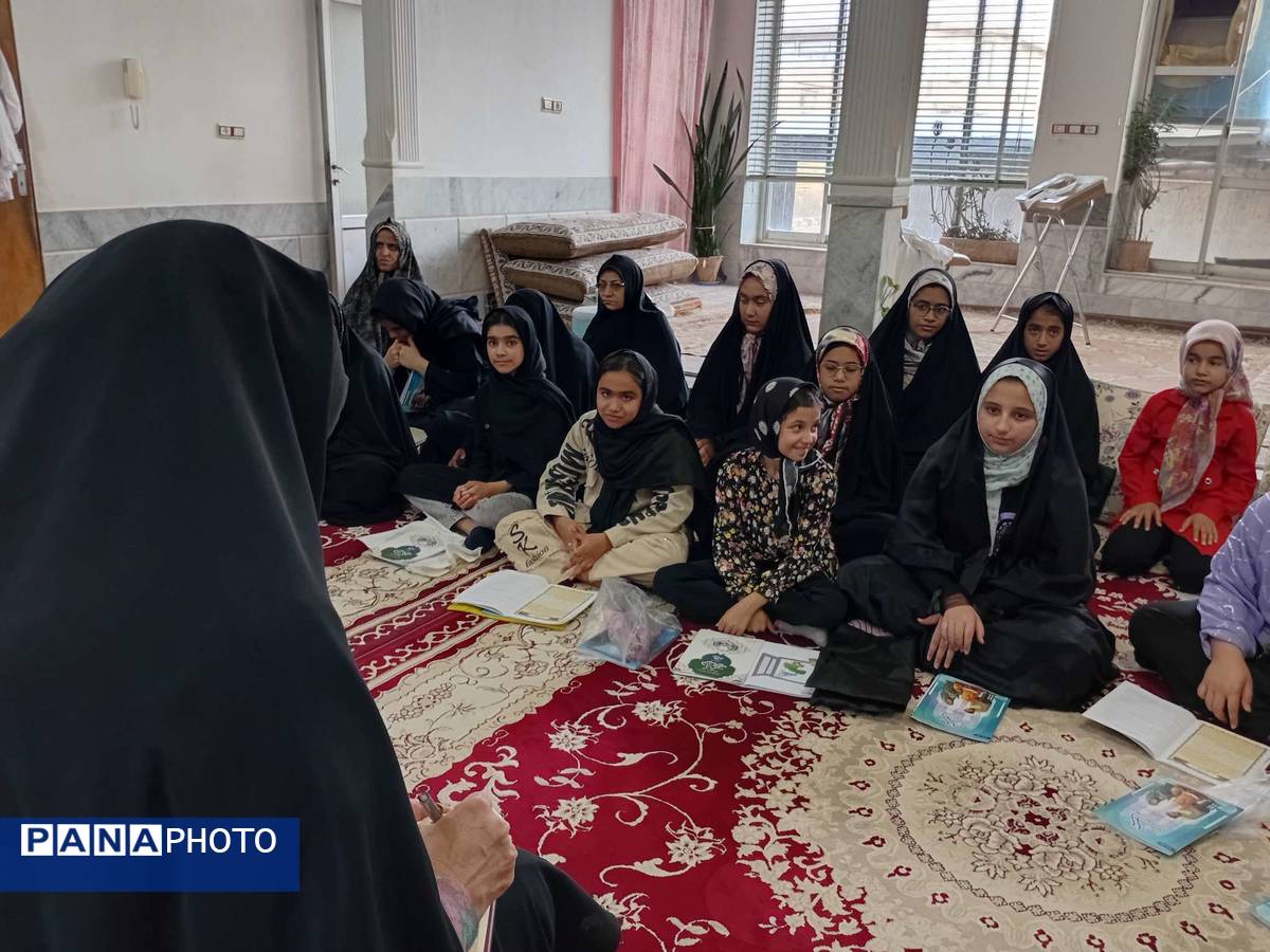 کلاس‌های اوقات فراغت دانش آموزان در روستای نقاب