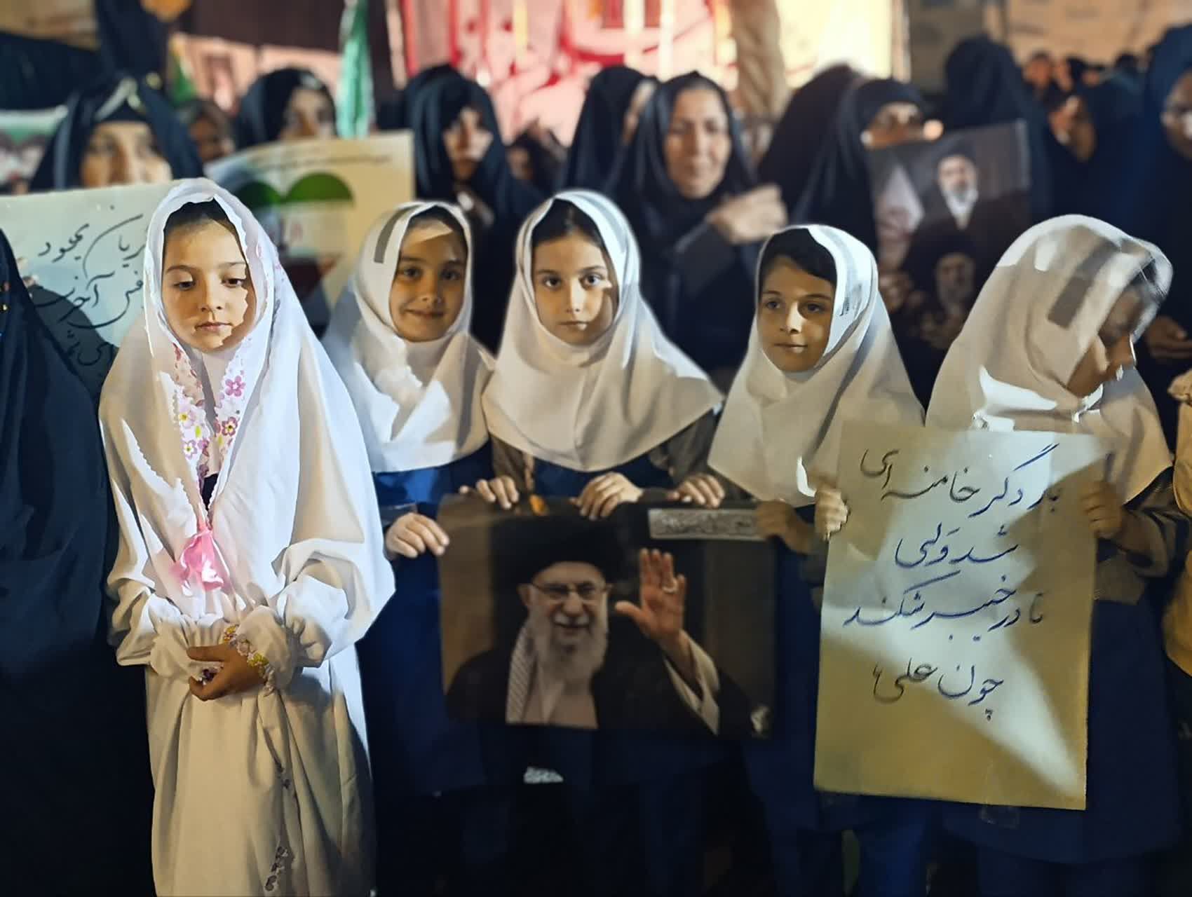 حضور مدیر کل خراسان شمالی در هفتاد و سومین شب از اجتماعات شبانه در شهر غلامان
