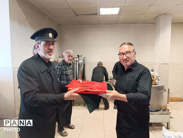 پذیرایی از زائران امام هشتم(ع)