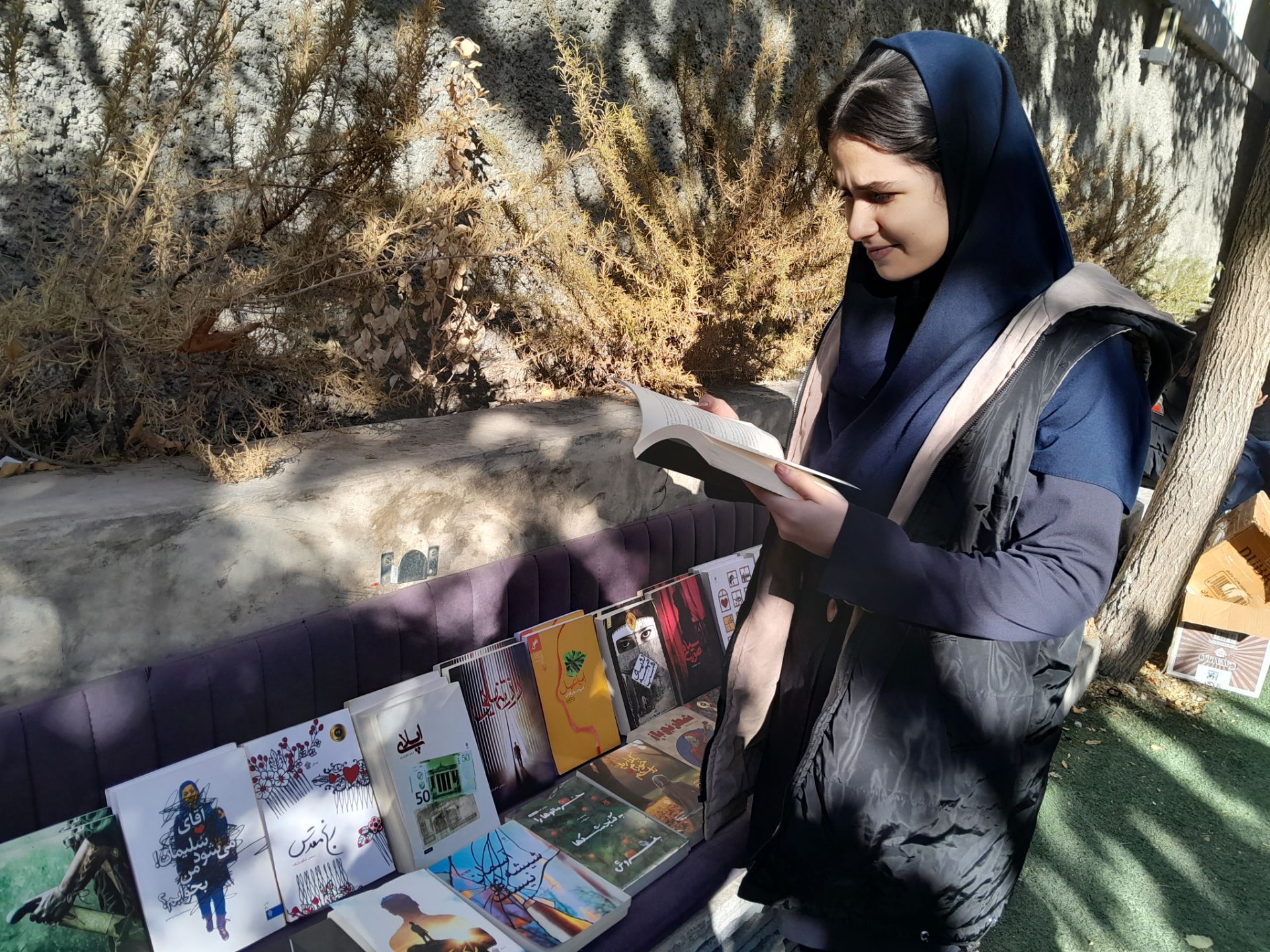 برپایی نمایشگاه کتاب در دبیرستان سلاله ناحیه یک کرج 