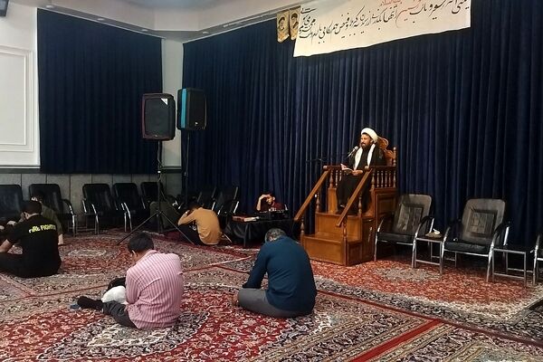 قرائت دعای عرفه در هیئت پیروان قرآن  نیشابور
