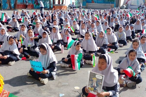 برگزاری مراسم روز دانش‌آموز در مدارس بهارستان‌دو