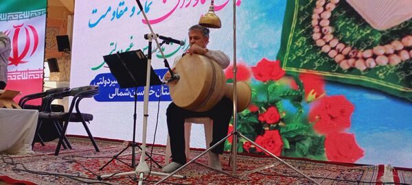 گردهمایی بزرگ دانش‌آموزان دختر مدارس غیر دولتی در همایش یاوران مقاومت یاوران نماز