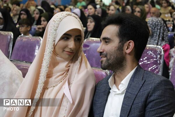 ندای هلهله فرشته‌ها در ورزشگاه انقلاب کرج 