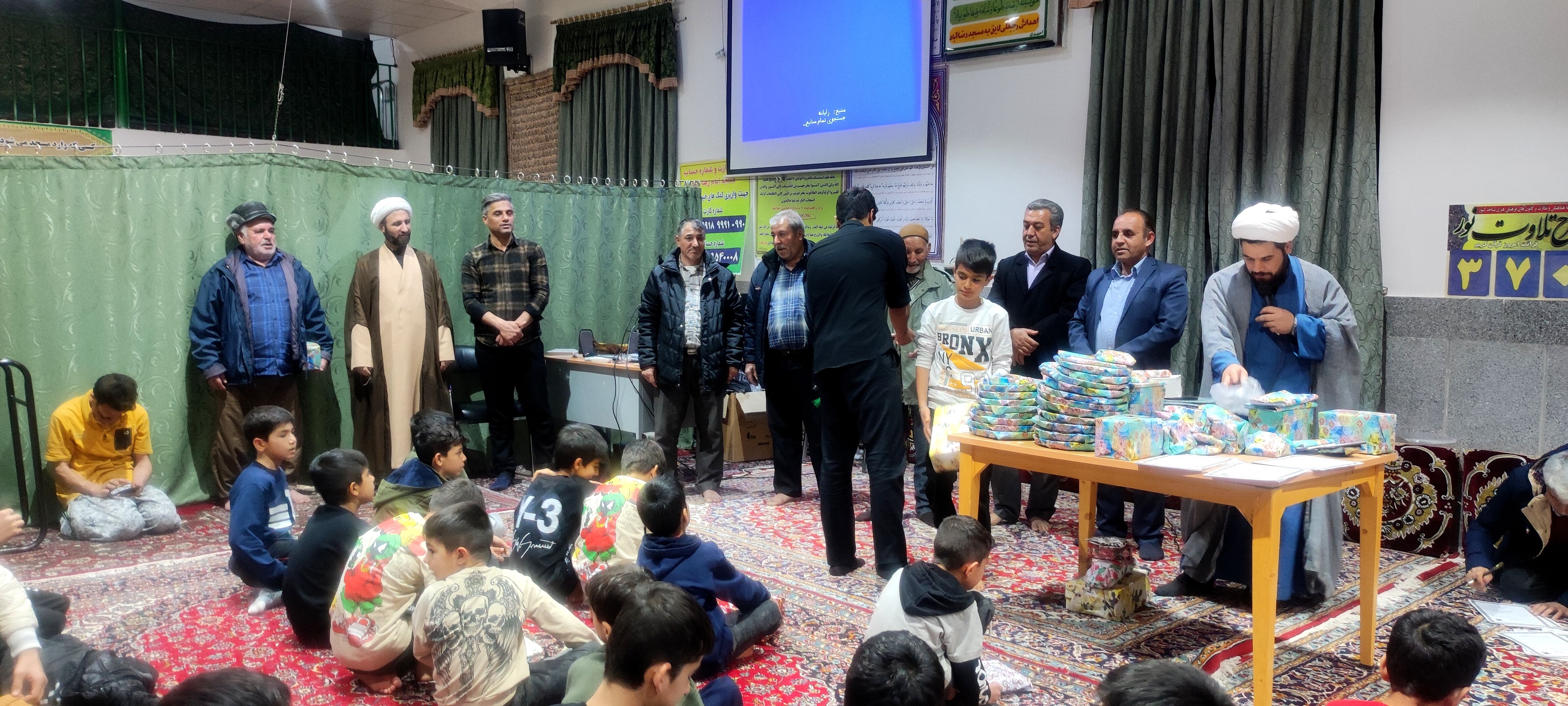 حضور ۷٠ دانش‌آموز  معتکف در مسجد امام رضا(ع)، رضا آباد شرقی شیروان
