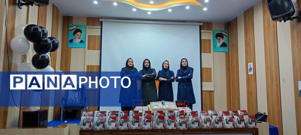 جشن فارغ التحصیلی دانش‌آموزان پایه ششم مدرسه خاقانی