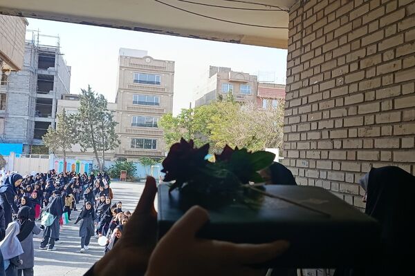  آغاز سال تحصیلی با همراهی حافظان نظم و امنیت در دبستان بعثت ۲