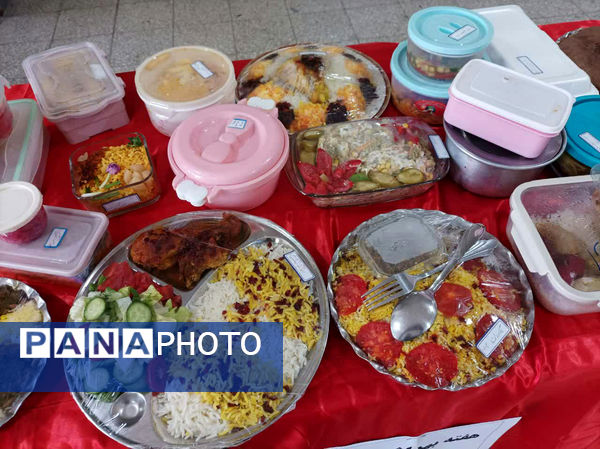 جشنواره غذای سالم در دبیرستان محدثه قم