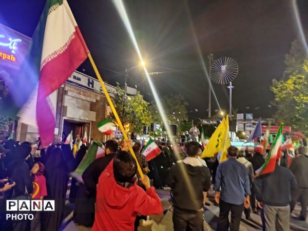 مردم در کنار هم، شب های همیشگی را رقم می زنند