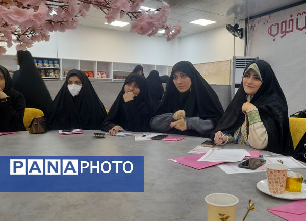 حضور مشاور معاون رئیس جمهور در مرکز «حس خوب» قم