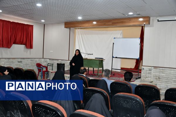 بازدید مدیر آموزش و پرورش مه ولات از دبیرستان شبانه روزی فرزانگان 