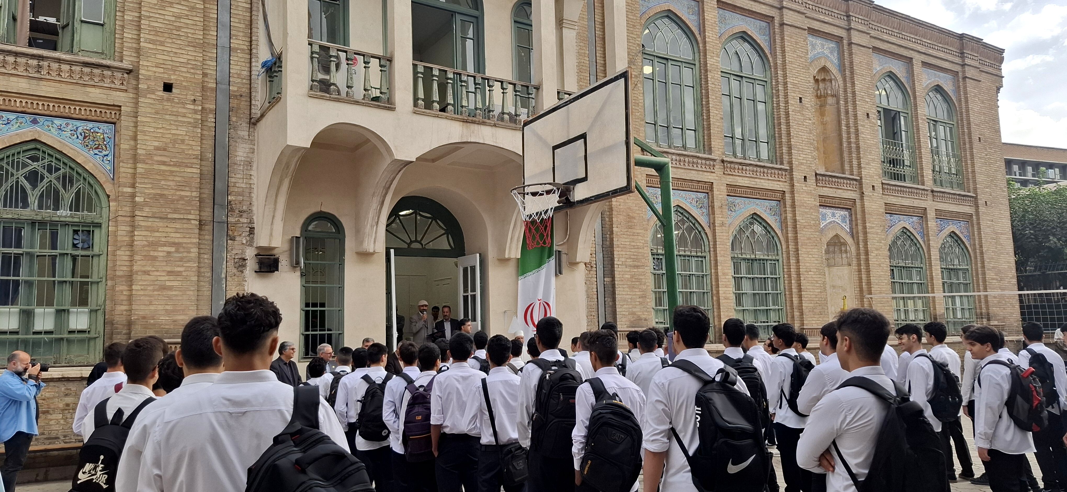 آغاز سال تحصیلی در مدارس ماندگار با حضور وزیر میراث‌فرهنگی و دبیرکل شورای عالی آموزش‌وپرورش