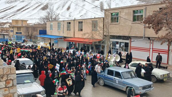 حاشیه نگاری حضور مردم شهر بن در راهپیمایی ۲۲ بهمن ۱۴۰۴
