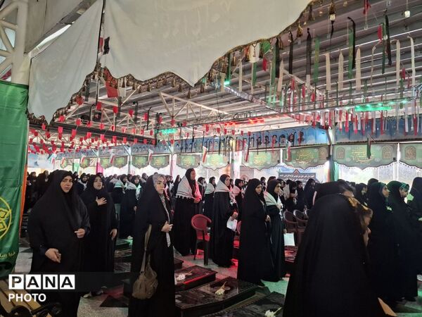 بیعت معلمان و مسئولین آموزش و پرورش ملارددر هفته معلم در گلزار شهدا با شهدا