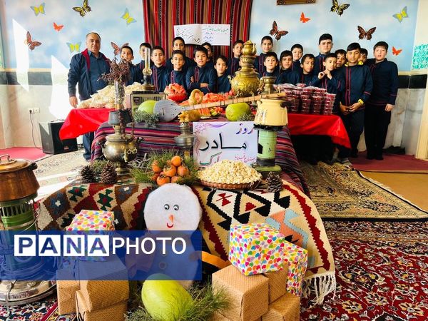 مراسم بزرگداشت ولادت حضرت فاطمه (س) و روز مادر در آموزشگاه پسرانه علاقبندنیا