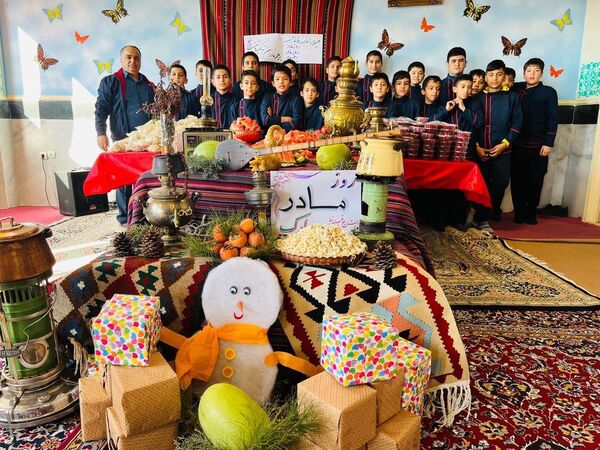 مراسم بزرگداشت ولادت حضرت فاطمه (س) و روز مادر در آموزشگاه پسرانه علاقبندنیا
