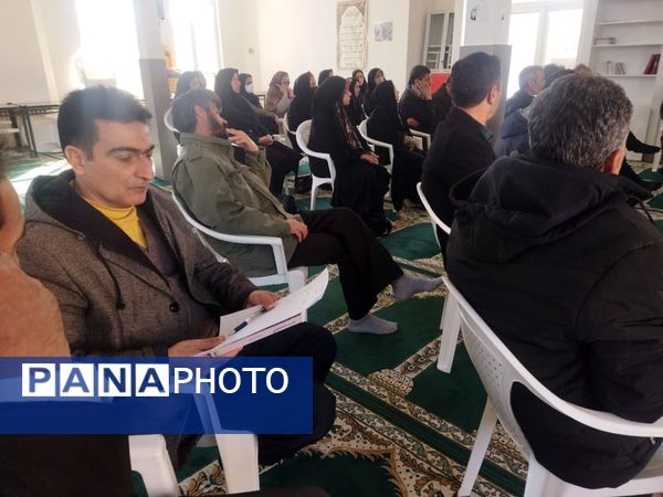 دومین جلسه هدایت تحصیلی پایه نهم دبیرستان نمونه دانش کاشمر