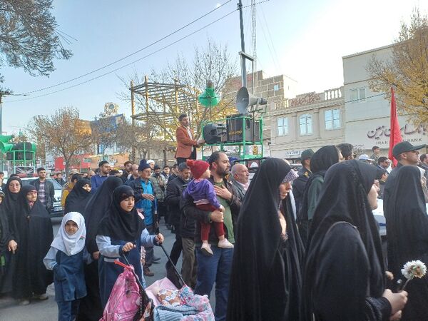استقبال پرشور مردم از شهدای گمنام در شهرستان شیروان