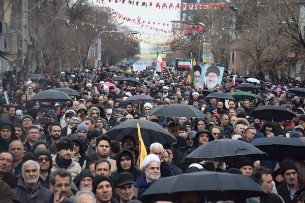  لبیک ملت ایران به فرمان رهبری