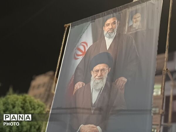 دومین اربعین حضور مردم غیور نیشابور همزمان با دومین سالگرد شهادت شهدای خدمت