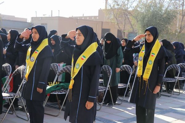 مراسم زنگ پدافند غیرعامل در مدرسه ام هانی ناحیه 2 یزد 