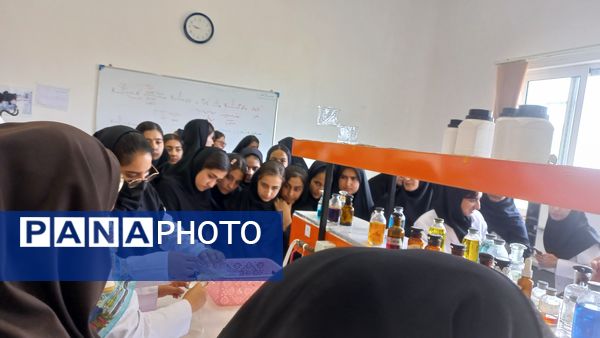 حضور دانش آموزان دبیرستان ۱۵خرداد در اردوی راهیان پیشرفت 