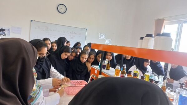 حضور دانش آموزان دبیرستان ۱۵خرداد در اردوی راهیان پیشرفت 