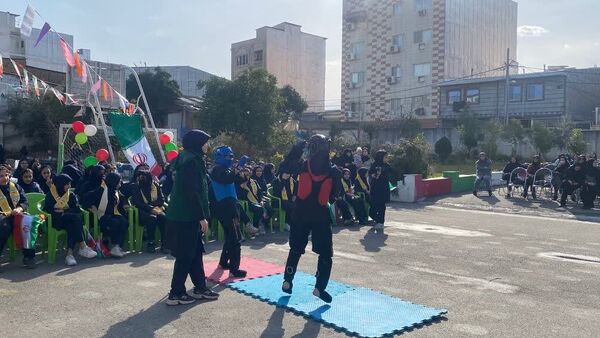 جشن باشکوه انقلاب و ایرانمون