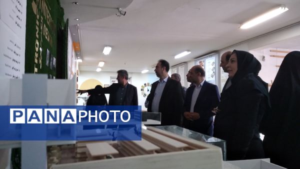 توزیع تجهیزات هنرستان‌ها در بازدید معاون متوسطه وزیر آموزش و پرورش 