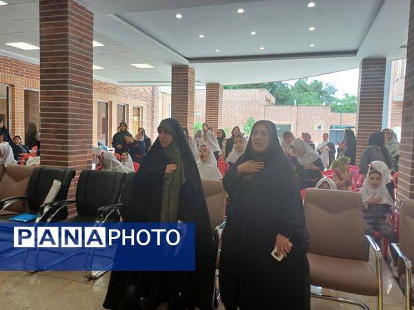 تهیه ویلچر برای دانش‌آموزان کم توان