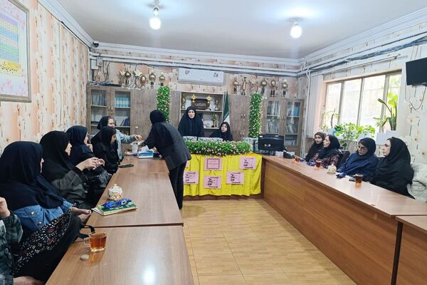 حضور مادر شهید امیرحسین گشانی و قدردانی از معلمان