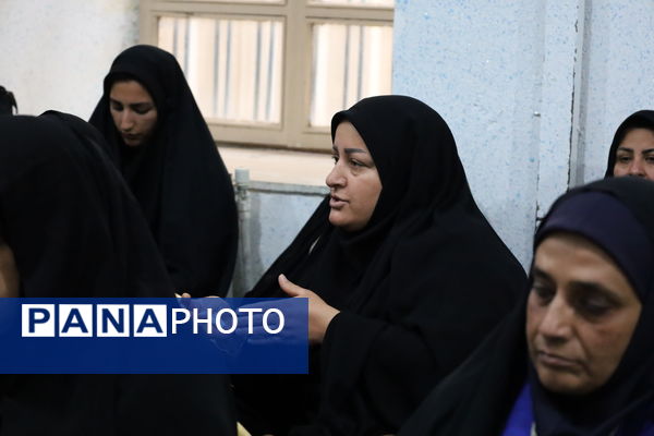 نشست صمیمانه قائم مقام سازمان دانش آموزی با رؤسای سازمان دانش‌آموزی استان کرمان