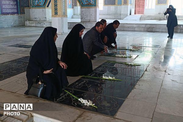 ادای احترام به شهدا و تجلیل از مربیان بهداشت در خراسان شمالی