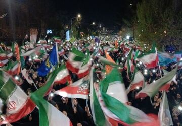حضور خودجوش مردم نیشابور در مسجد جامع 