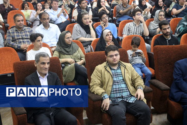 تجلیل از برگزیدگان دبیرستان شهید بهشتی شهرستان بوشهر (2)