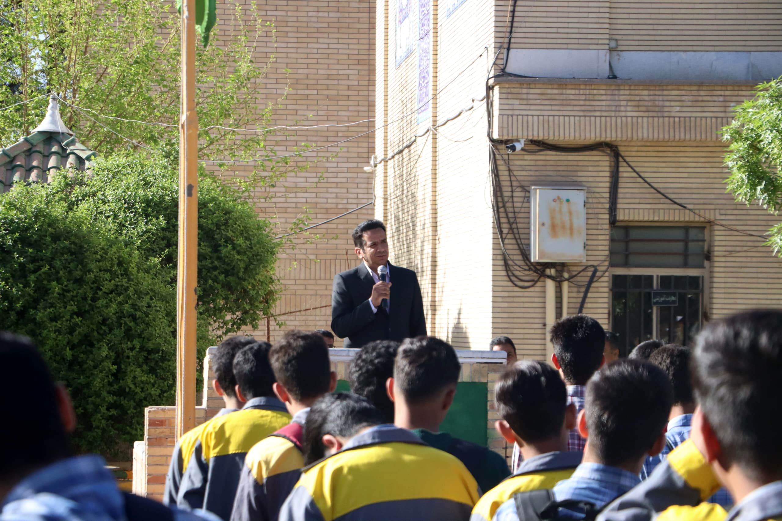 تربیت نیروی انسانی نقش موثری در تحقق شعار سال «سرمایه‌گذاری برای تولید» دارد