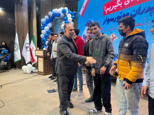  طرح ایمن‌سازی پدران موتورسوار در روز بیمه در مجموعه فرهنگی باقرالعلوم شهرستان قدس