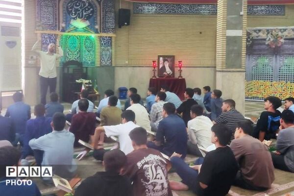 برپایی نماز جماعت در مدارس ناحیه دو شهرری 