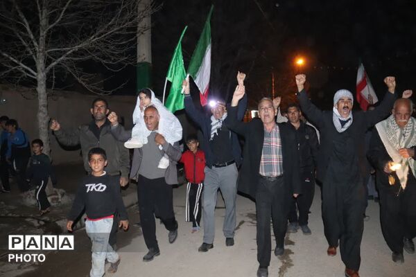 راهپیمایی باشکوه شبانگاهی در کوهنانی و اعلام حمایت مردم از رهبر انقلاب اسلامی  